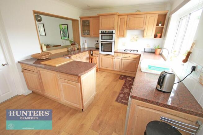 4 bed Link Detached House for sale Image 11