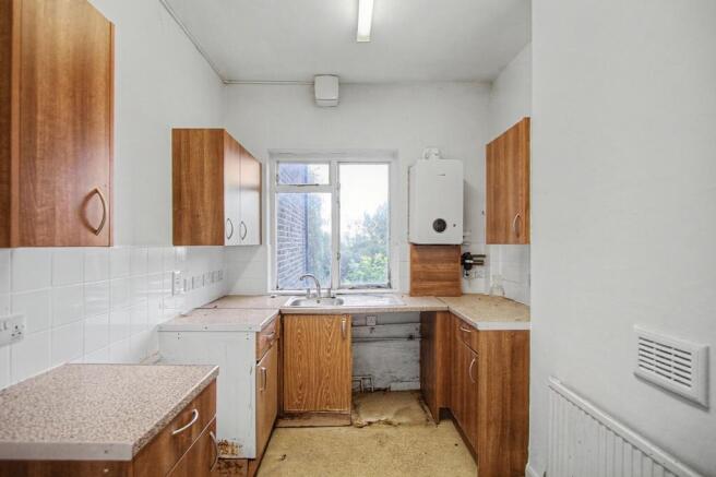 Flat B, 43 Victoria Road, Finsbury Park, London, N4 3SJ photo 5