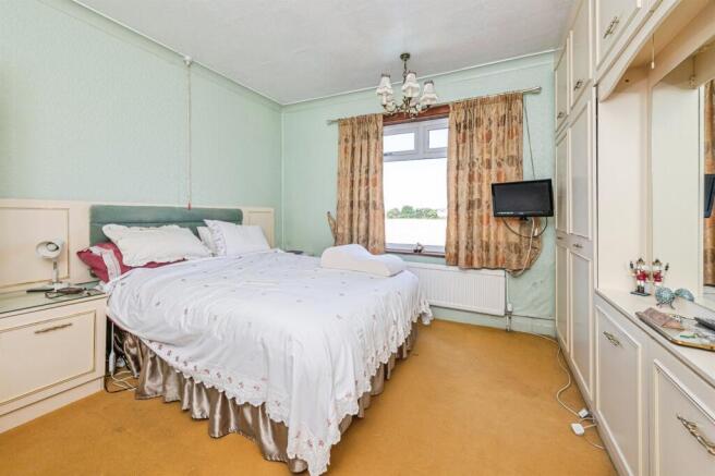 3 bed Semi-Detached for sale Image 8