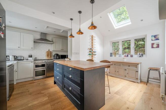 Kitchen/Breakfast Bar