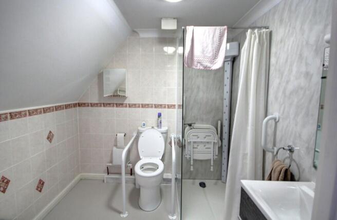 2 bed Flat for sale Image 5