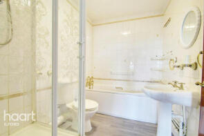 Flat 5b, Valebrook, Park Avenue, Ilford IG1 4RT