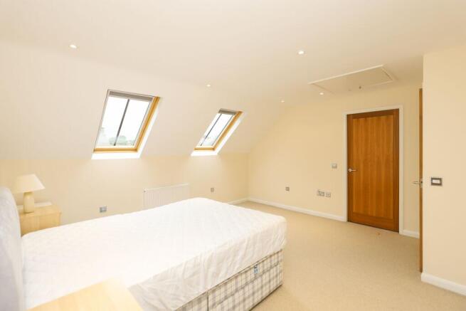 2 bed Flat for sale Image 10