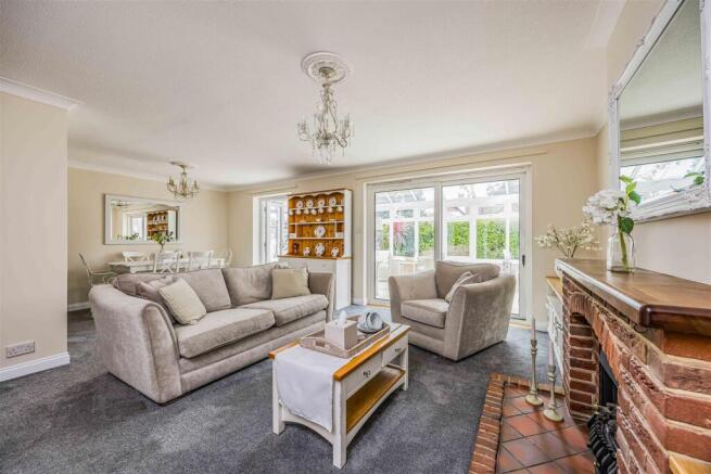 14 Goldring Close, Hayling Island-Small-PorticoMar