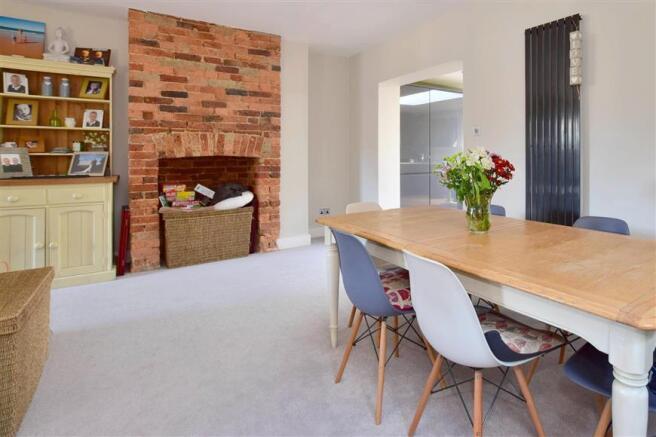Lounge/ Dining Area
