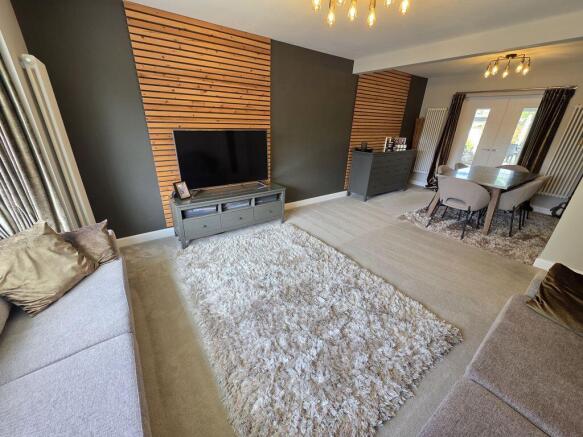 Lounge/Dining Room