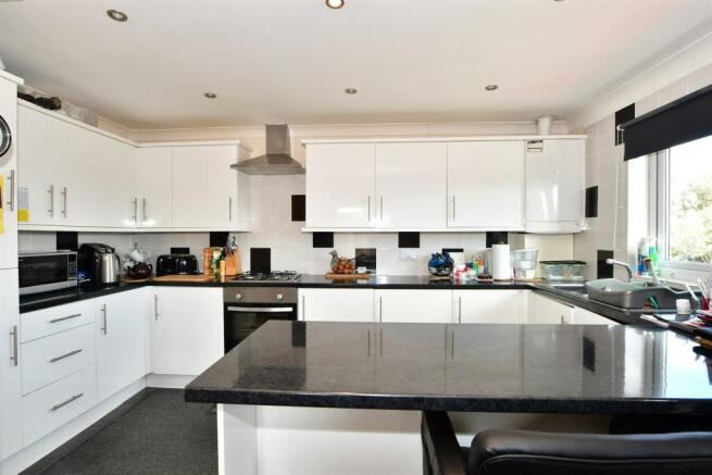 Lounge/Kitchen