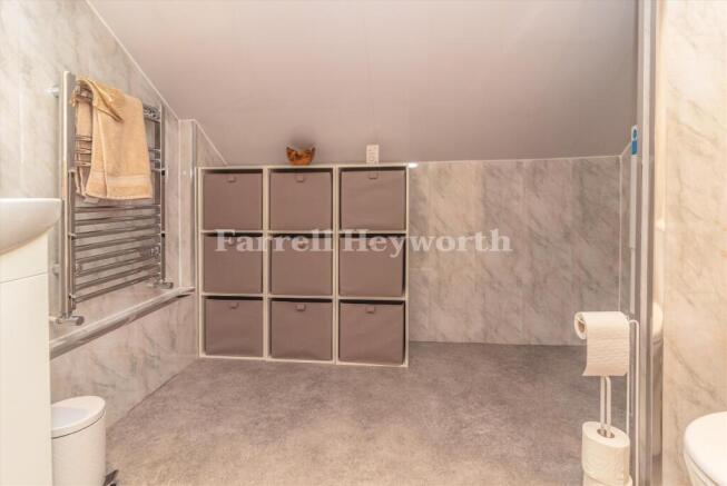 Bed 2 en suite image
