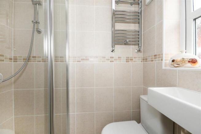 En suite shower room.jpg