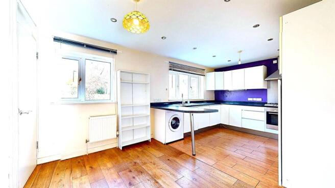 4 Bedroom House, Beckton, E6 For Sale By Barrain L