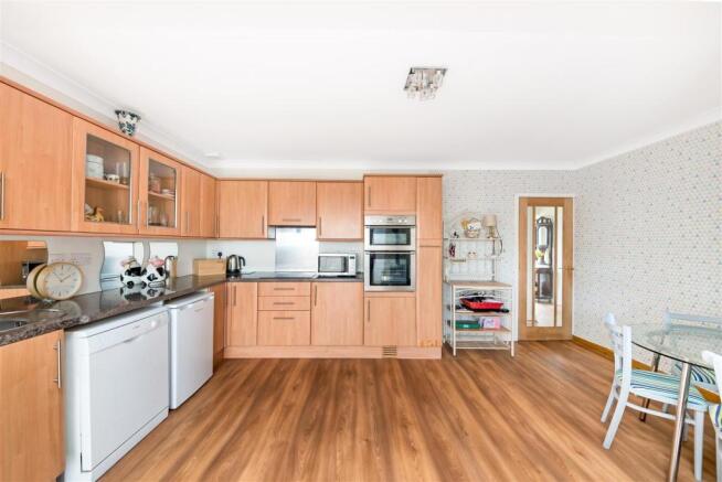 OPEN PLAN DINING KITCHEN