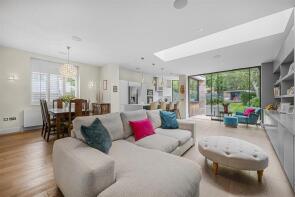 17, Lyndale Avenue, Cricklewood, London NW2 2QB