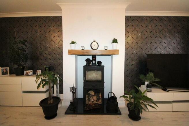 214 Low Grange Ave-Lounge5.JPG