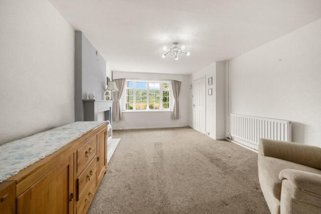 3 bed Semi-Detached for sale Image 6