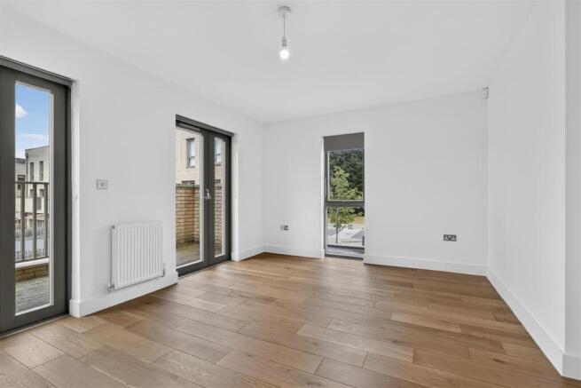 4 bed Semi-Detached for sale Image 7