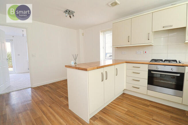 3 bed Semi-Detached for sale Image 5