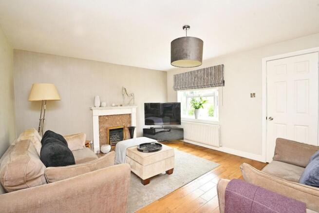 4 bed Detached for sale Image 5