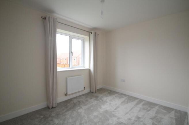 4 bed House to rent Image 9