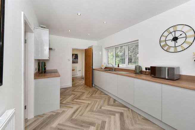 BREAKFAST KITCHEN