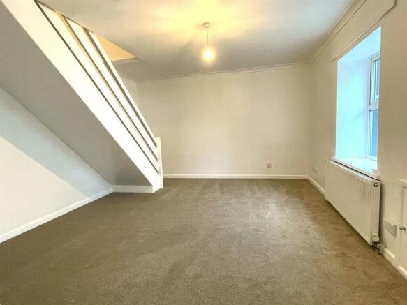 104 b lounge 3.jpg