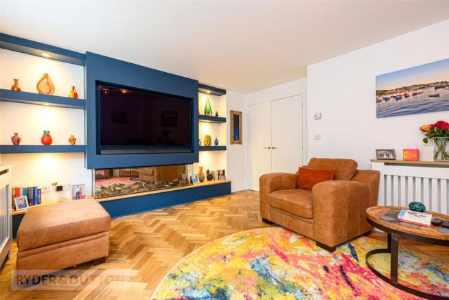 3 bed Semi-Detached for sale Image 4