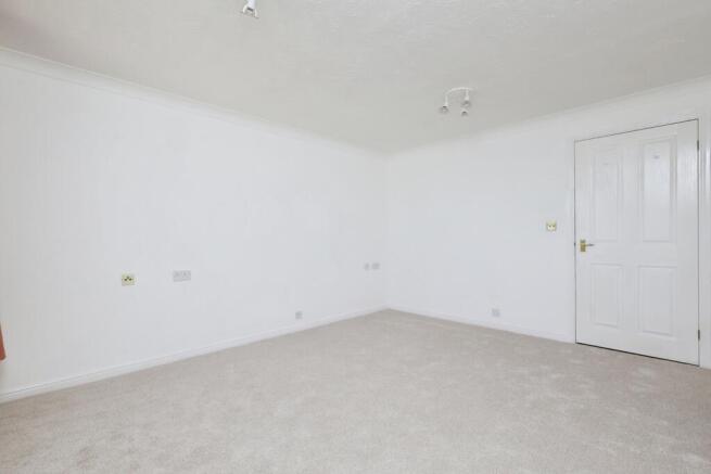 1 bed Apartment for sale Image 8