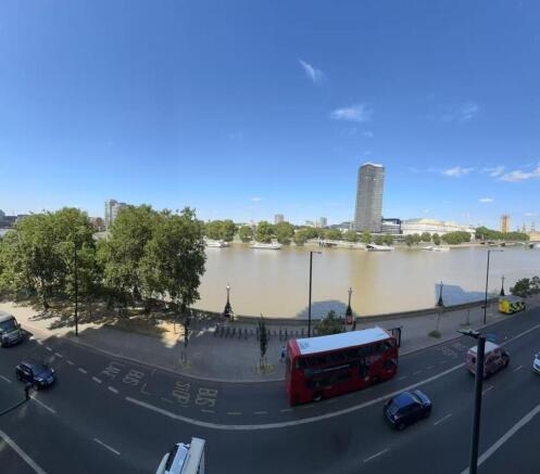 Direct Thames Views | Luxury 2 Bed 2 Bath Apartme