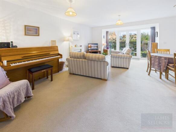 Living/Dining Room