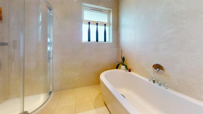 18-Cauldron-Crescent-Bathroom.jpg