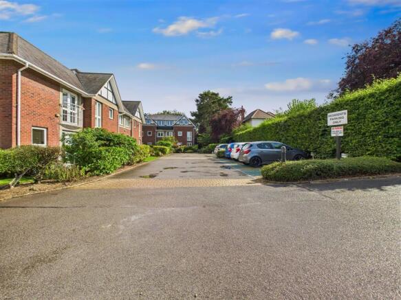 2 bed Apartment for sale Image 12