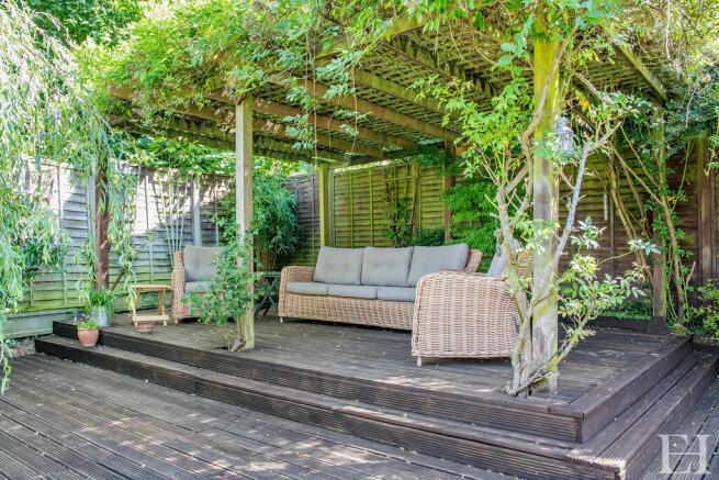 8616740-exteriorW...