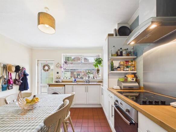 3 bed Terraced for sale Image 4
