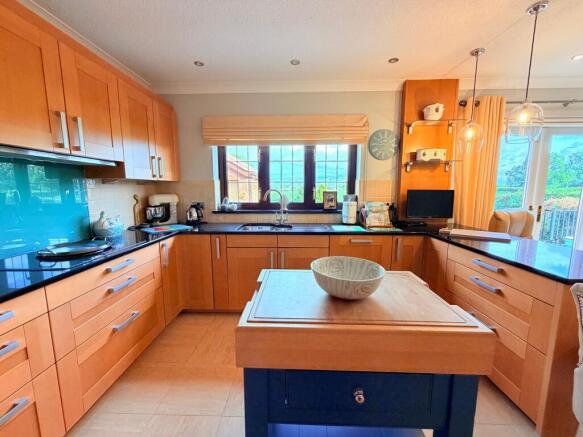 Slade Close, Nuneaton, CV11 photo 4