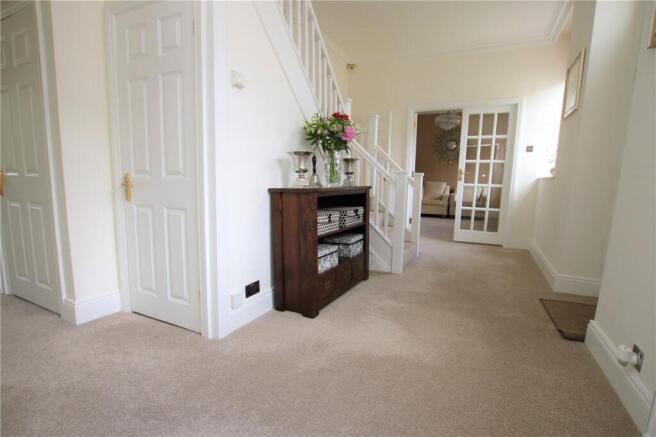 Calcot Court, Calcot, Reading, Berkshire, RG31 photo 4