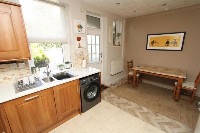 2 bed Terraced for sale Image 6