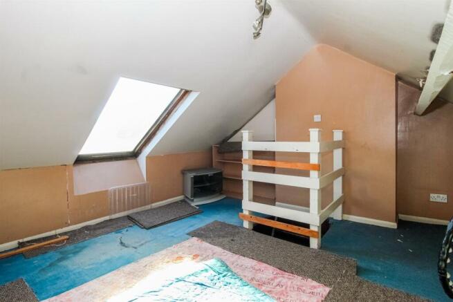 LOFT ROOM