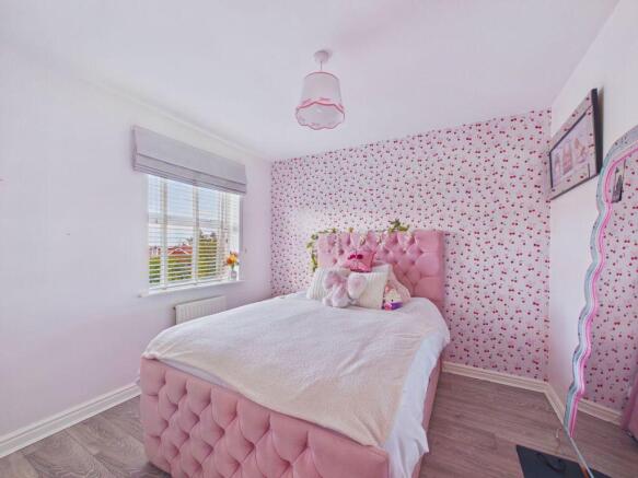 4 bed Semi-Detached for sale Image 7