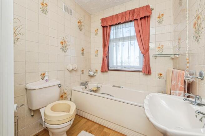 3 bed Semi-Detached for sale Image 9