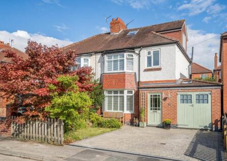 White House Drive, York