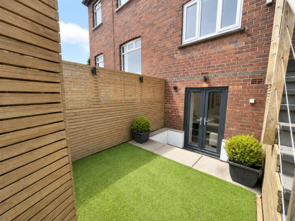 3 bed Semi-Detached to rent Image 11