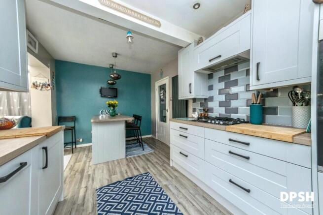 4 bed Semi-Detached for sale Image 6