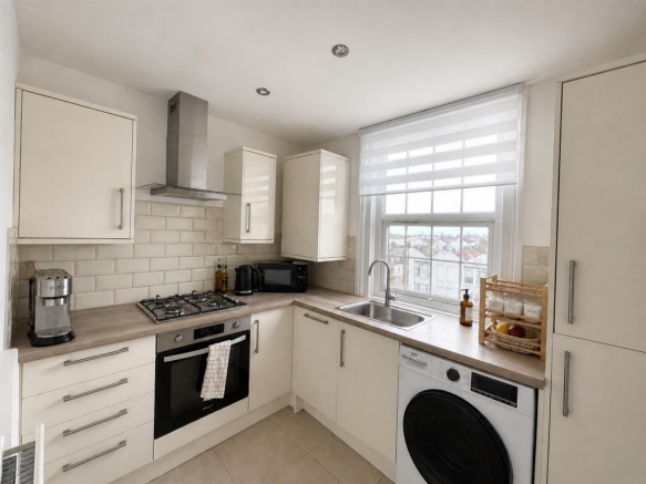 Kitchen 2.png