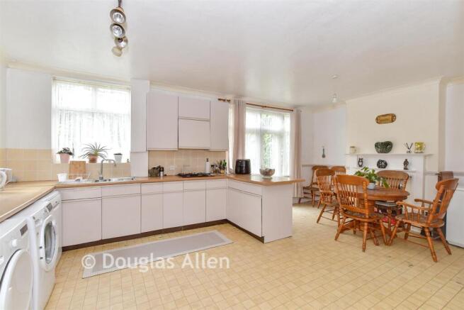 Kitchen/ Dining Room