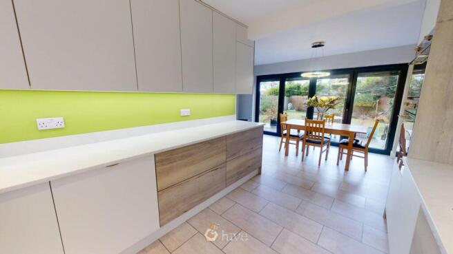 4 bed Detached for sale Image 6