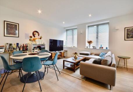 Bay Tree Avenue, Opus Court Bay Tree Avenue, KT22