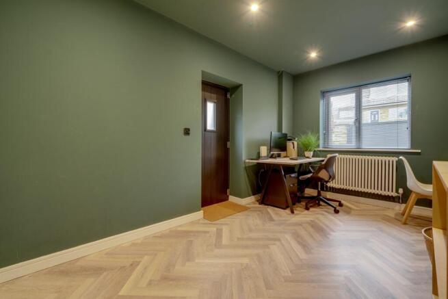 4 bed Detached for sale Image 12