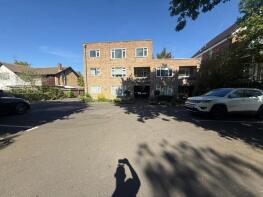 2, 47 Sefton Court, The Ridgeway, Enfield EN2 8PE