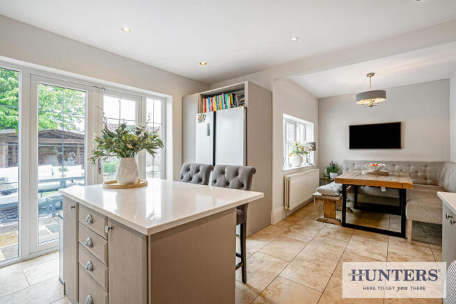 4 bed Detached for sale Image 5