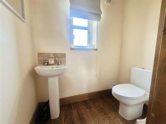 Cloakroom/wc