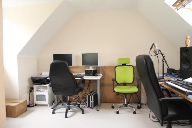 Photo 10